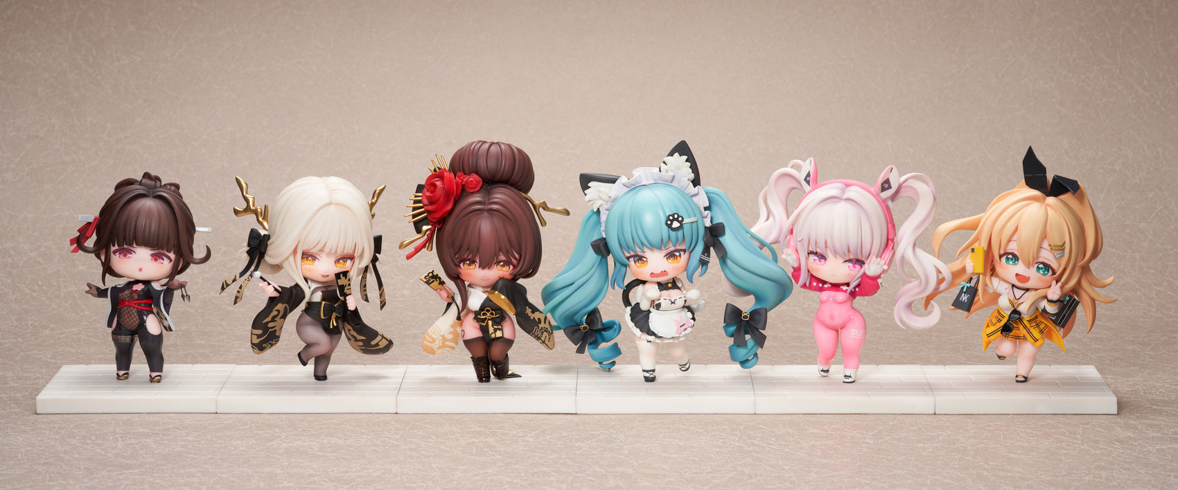 HOBBY SAKURA GODDESS OF VICTORY: NIKKE SD VER. SAC TRADING FIGURE SET